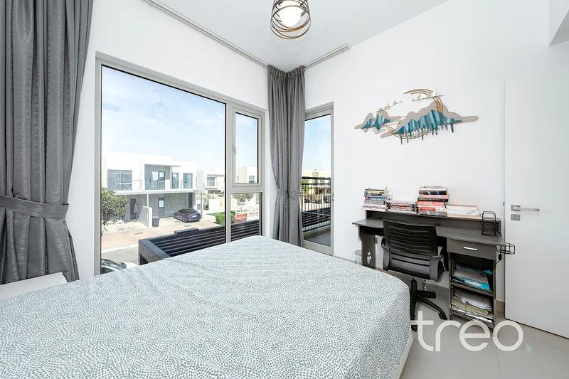 Exclusive Pool View | Owner Occupied | VOT63915362870786114