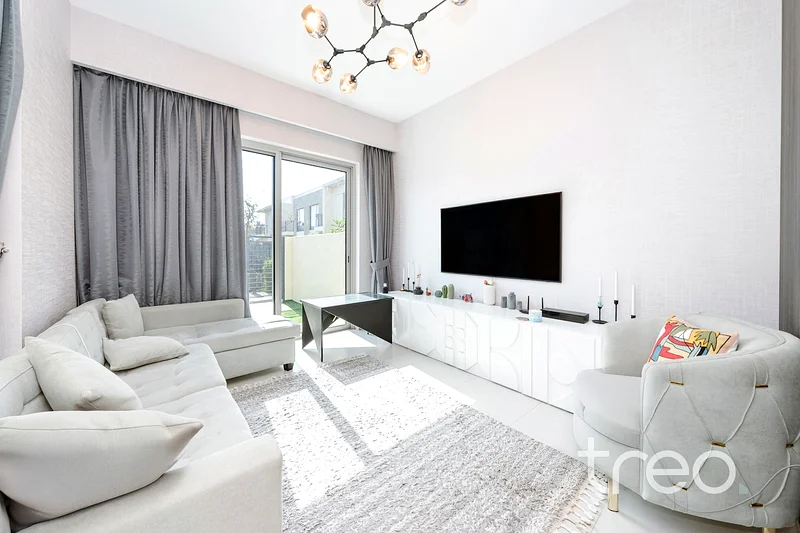 Exclusive Pool View | Owner Occupied | VOT63915362870786110