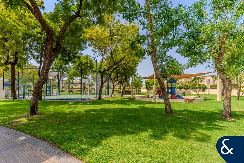 Exclusive | Corner Unit | Backing Pool & Park63922402829315111