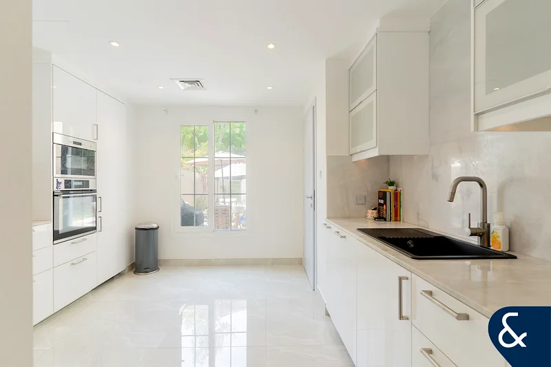Exclusive | Corner Unit | Backing Pool & Park63922402829315113