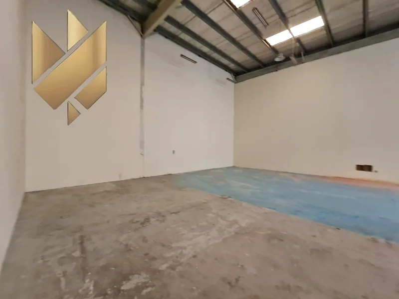 🏭 Warehouse for Rent – Prime Location in Industrial Area 15, Sharjah  📍 2,800 Sq. Ft | 🚚 Easy Access | 💰 Competitive Rates  An excellent opportuni64059680455426114