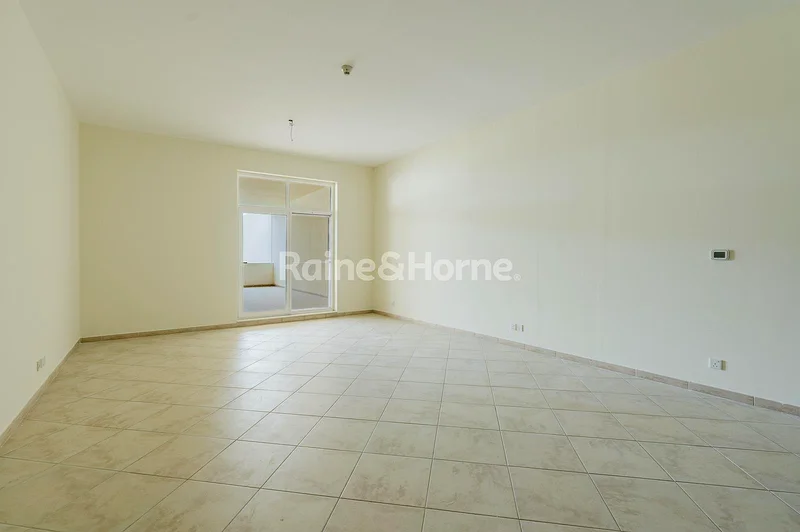 Vacant | Unfurnished | With Store63982447988995111