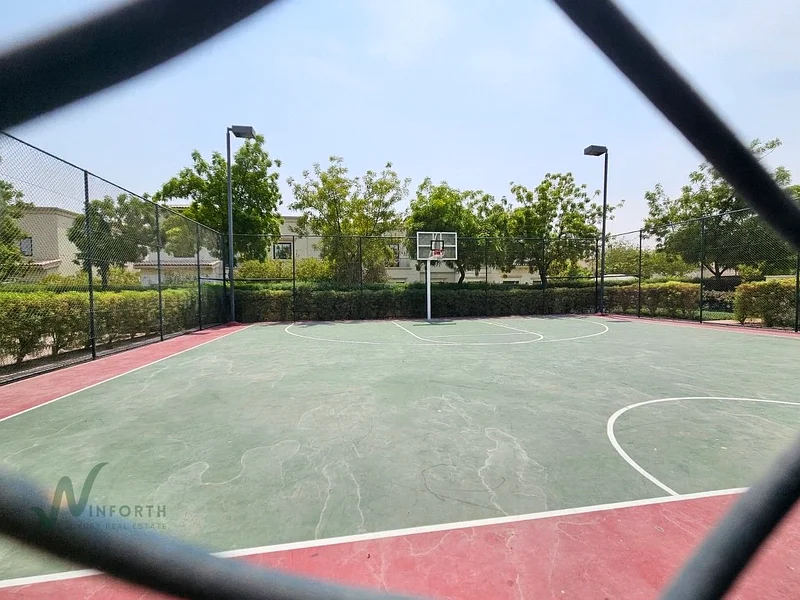 صف مفرد زاوية | قطعة كبيرة | 3E | قريب من المسبح | شاغر63917429162369113