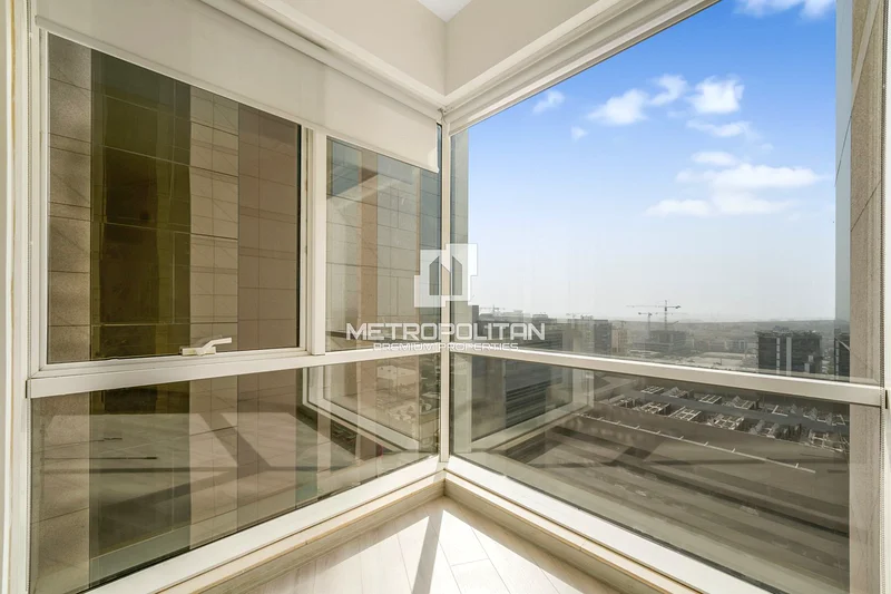 Fully Fitted | Glass Partitioned | Prime Location64067462271107113