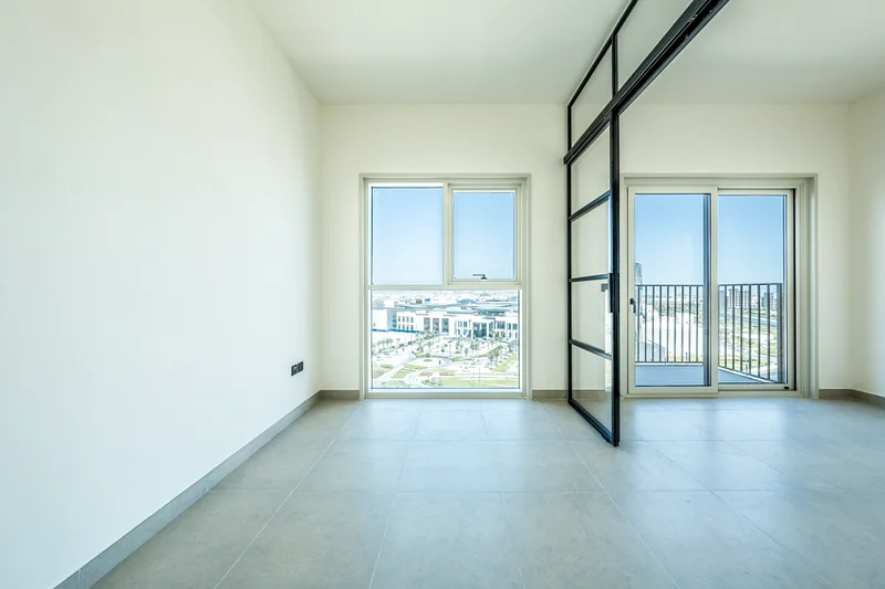EXCLUSIVE | VACANT | CORNER UNIT64044884318466111