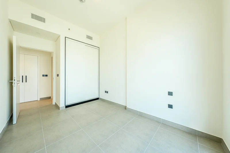 EXCLUSIVE | VACANT | CORNER UNIT64044884318466114