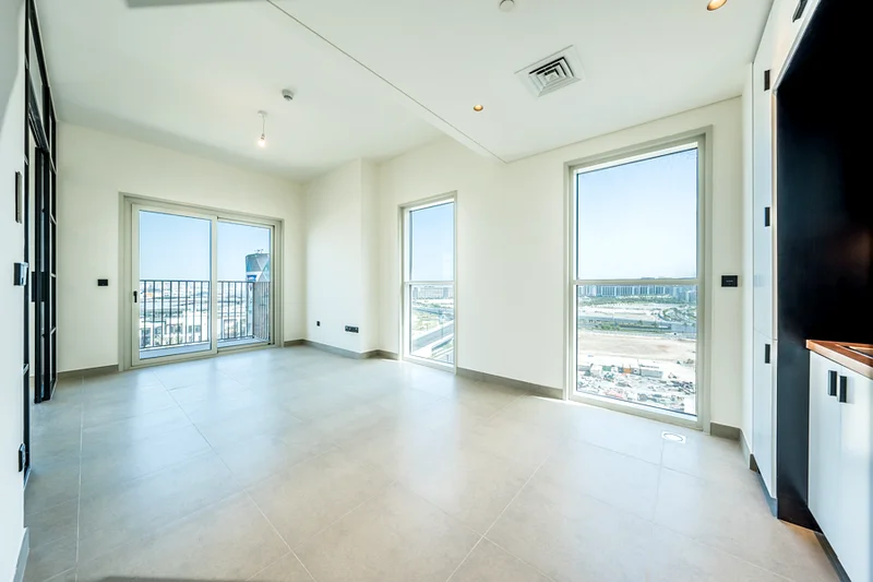 EXCLUSIVE | VACANT | CORNER UNIT64044884318466112