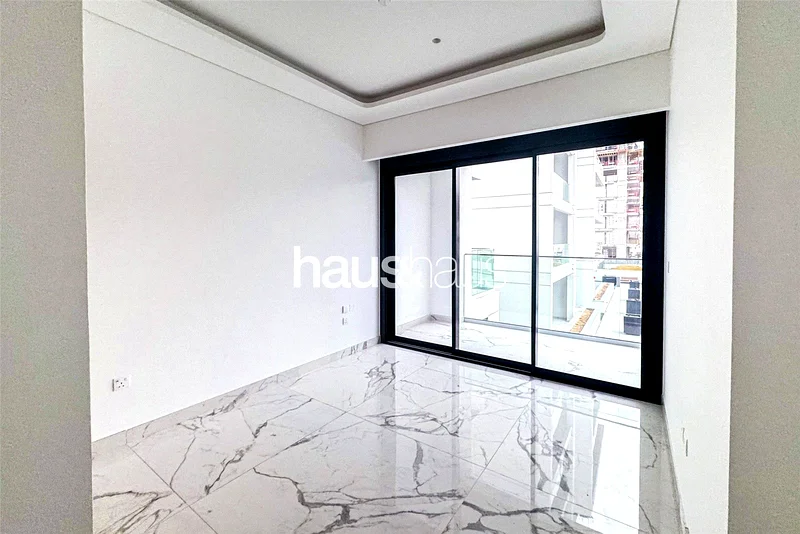 Exclusive | Vacant | New | Original Price63975291602179114