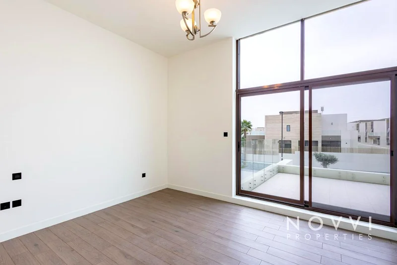 Corner Villa | Single Row | Large Plot63992050912131113