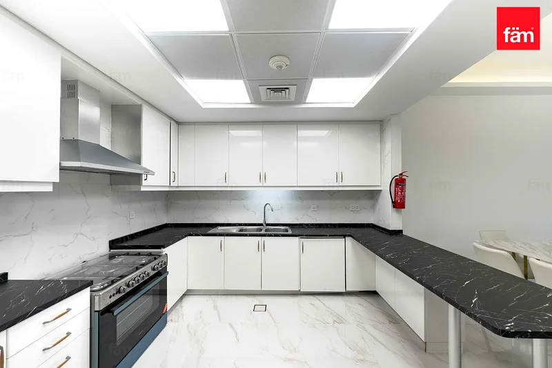 Spacious & Bright 2BHK | Prime Community63936255429121113