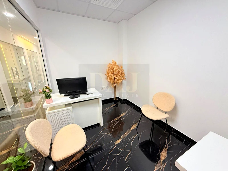 Beautiful Office |direct from Owner  | Free utilities & No Commission64072117251714114