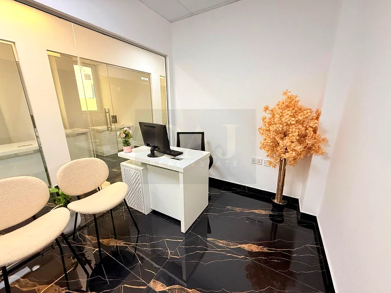 Beautiful Office |direct from Owner  | Free utilities & No Commission64072117251714111