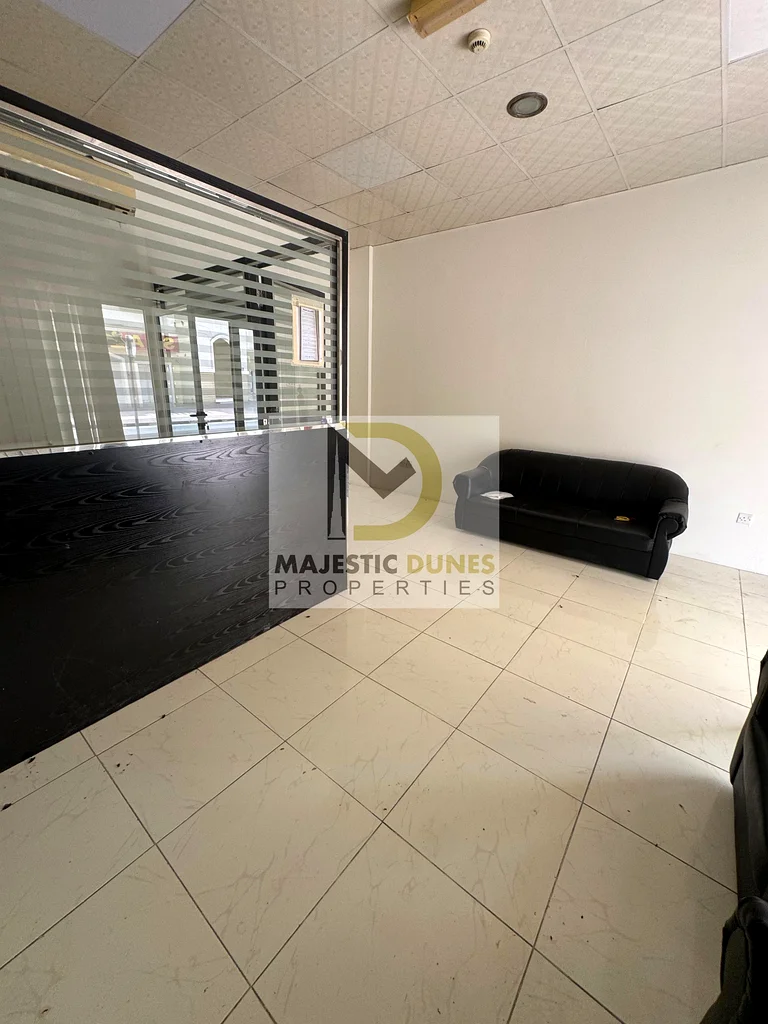 Genuine Listing | Roundabout Building | Front Side | Vacant | Greece Cluster64064024372865110