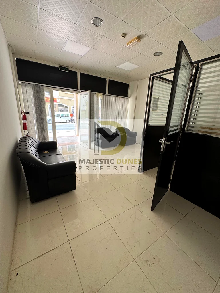 Genuine Listing | Roundabout Building | Front Side | Vacant | Greece Cluster64064024372865111