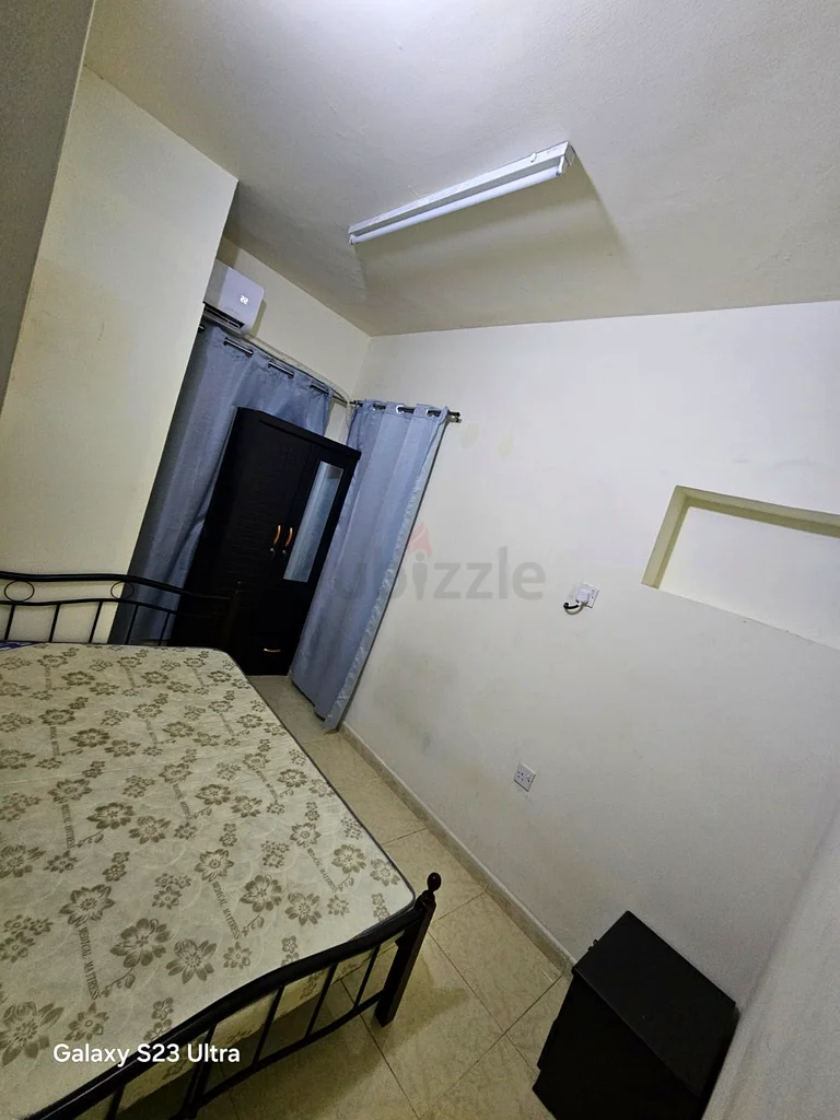 غرفة مفروشة بالكامل مع فصل بالقرب من وسط المدينة64226219457027111