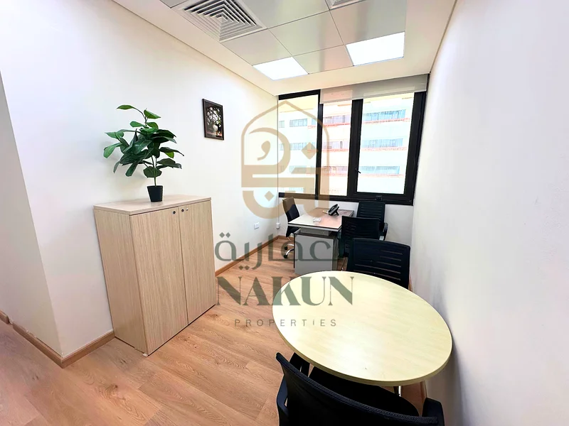 Spacious office / flexible payment / Strategic location64061929878145110
