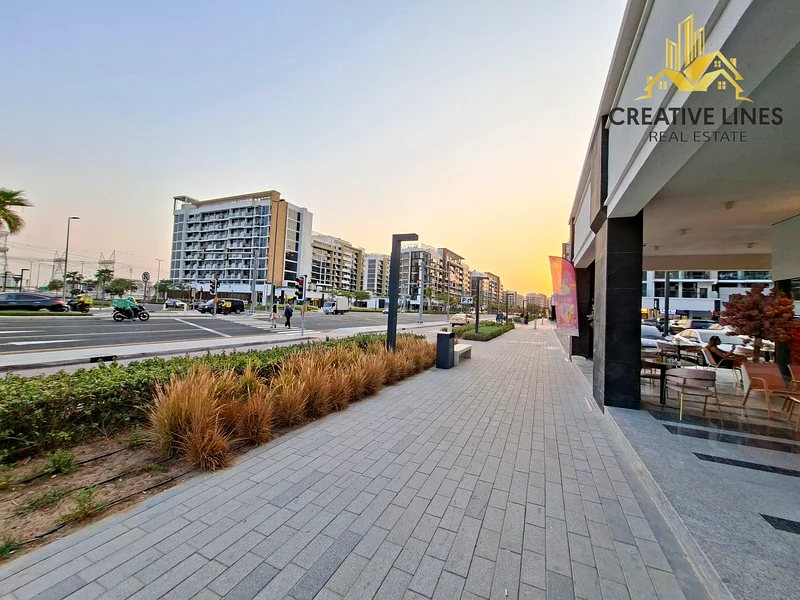 Boulevard View || High Footfall || Chiller Free64064931243011110