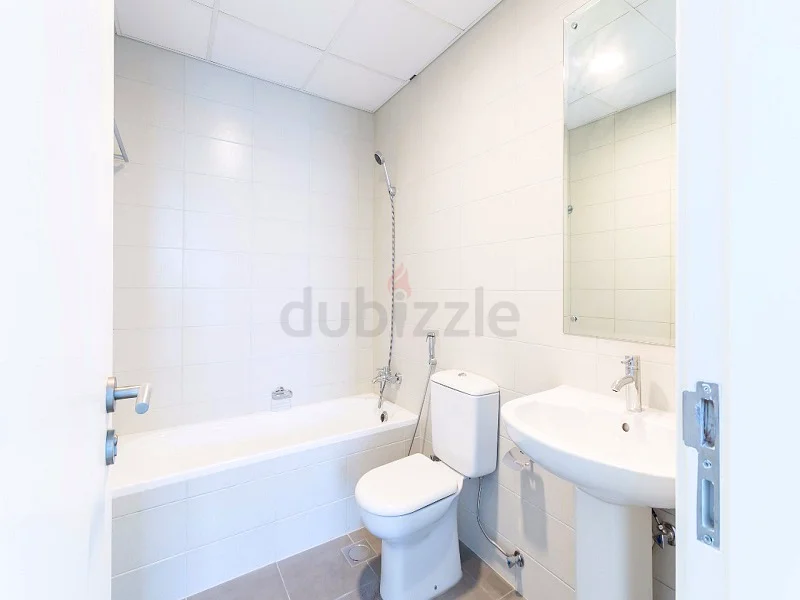 Single Bed space | Fully Furnished | Ensuit Washroom | Cleaning Included64049671476737114