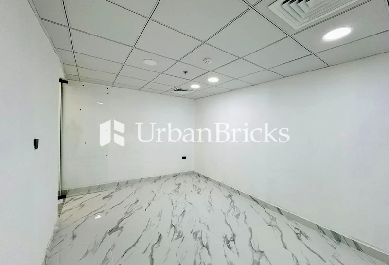 Vacant I Multiple Units I Business Center64069748114177110