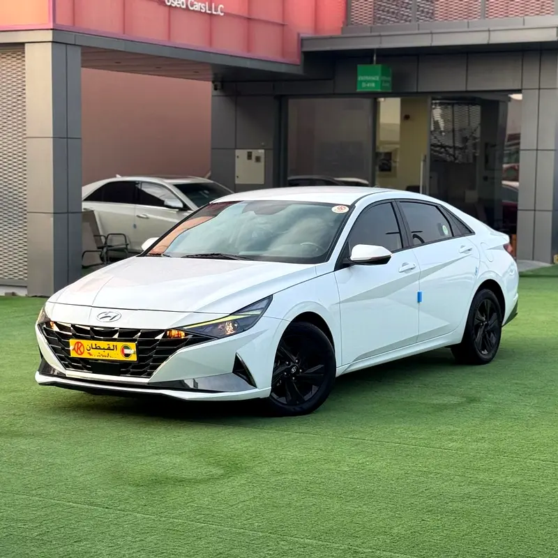 Hyundai Avante 2021 — photo 1 of 17