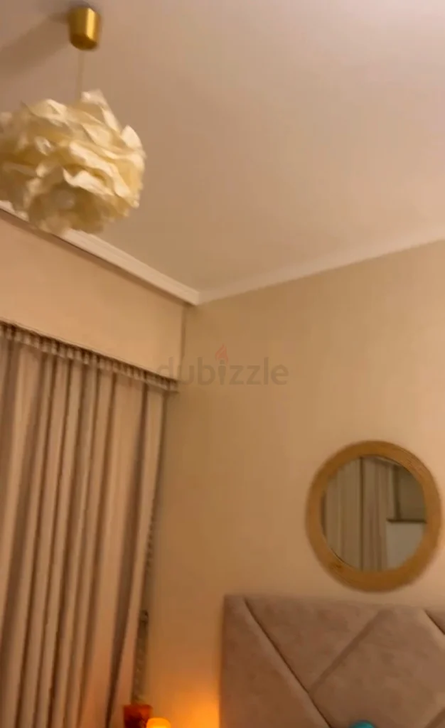 غرفة فاخرة خاصة متاحة للإيجار64054497226113113