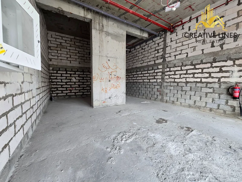 CLOSE TO PARKING - BOULEVARD FACING - PRIME LOCATION64065146509185111
