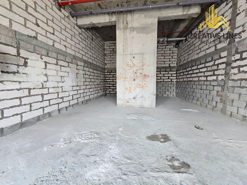 CLOSE TO PARKING - BOULEVARD FACING - PRIME LOCATION64065146509185110