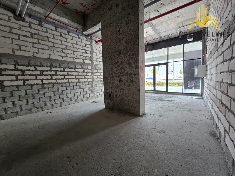 CLOSE TO PARKING - BOULEVARD FACING - PRIME LOCATION64065146509185114