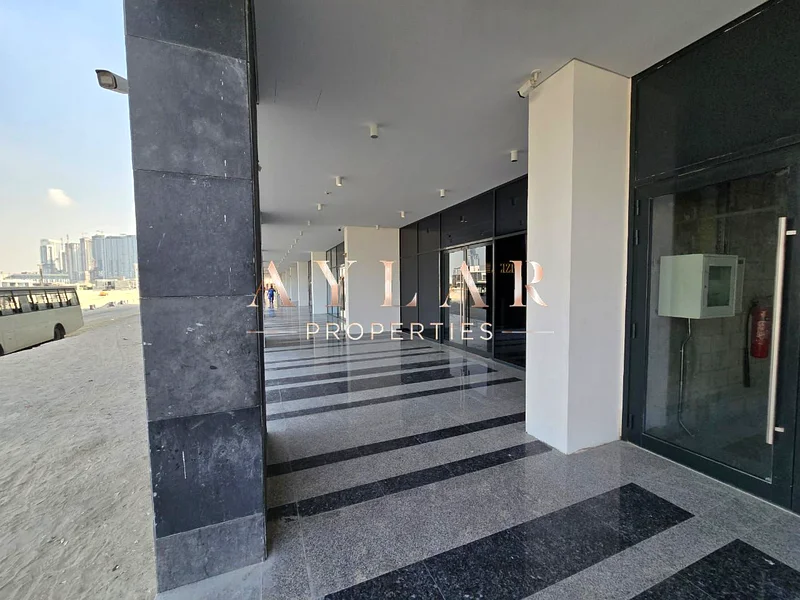 LAGOON-FACING RETAIL GEM | Brand New | Prime Location | Big Layout64065483607298112