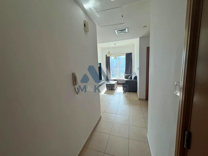 Partial Lake View / Large Balcony / Spacious64209167516674110