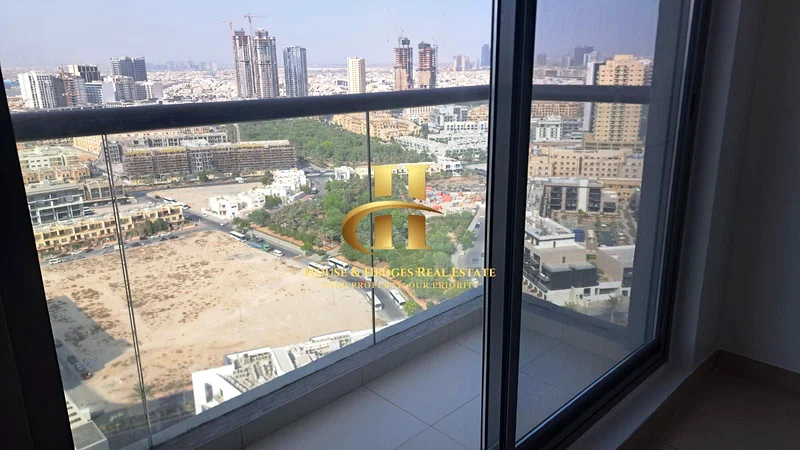 جاهز للانتقال | غير مفروش | تخطيط واسع64177328898691114