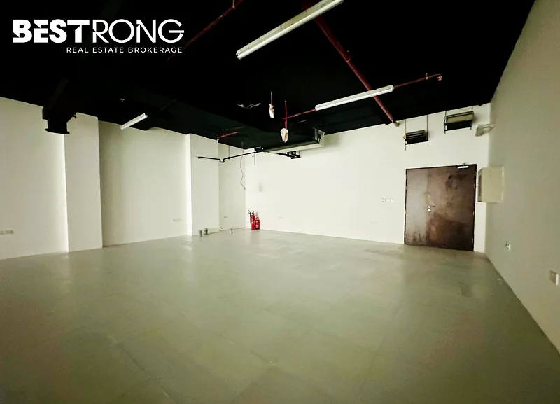 Fitted Office | Reserved and visitor parking64066138815745112