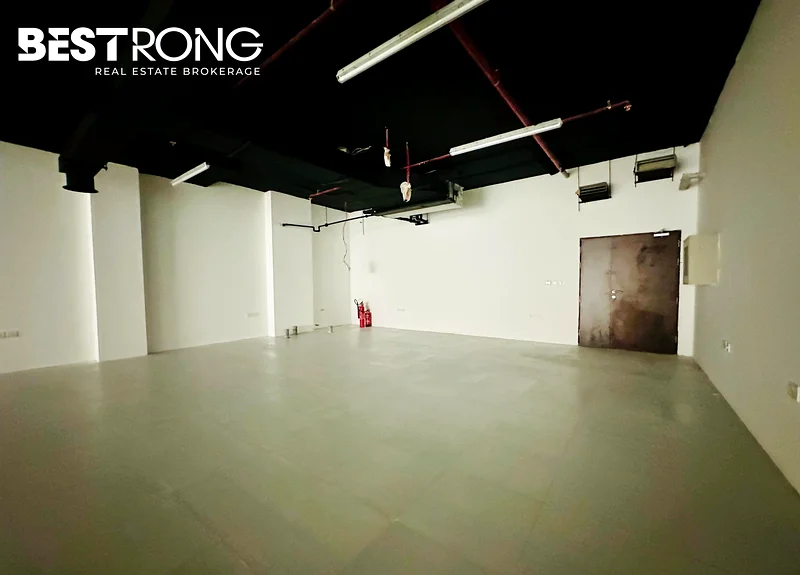 Fitted Office | Reserved and visitor parking64066138815745114