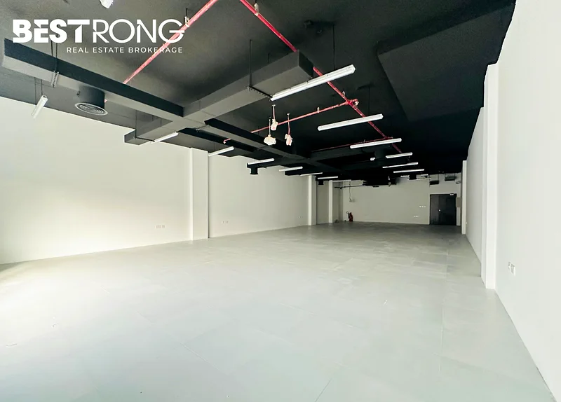 Fitted Office | Reserved and visitor parking64066138815745111