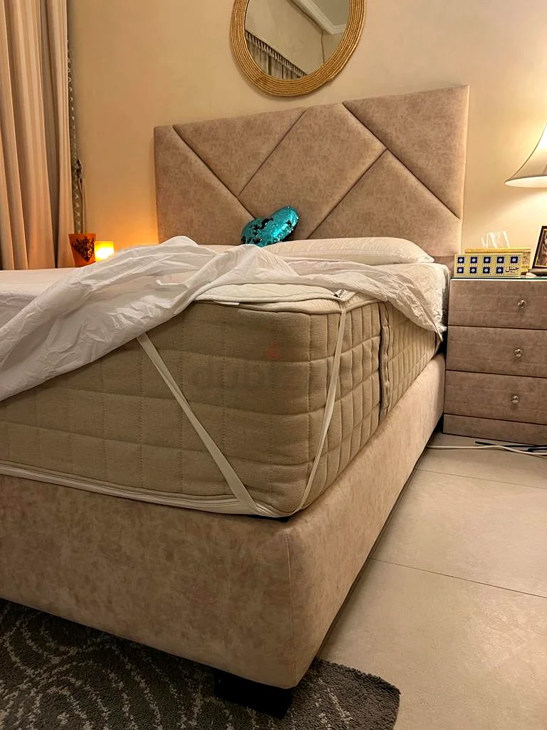 غرفة فاخرة خاصة متاحة للإيجار64054497226113111
