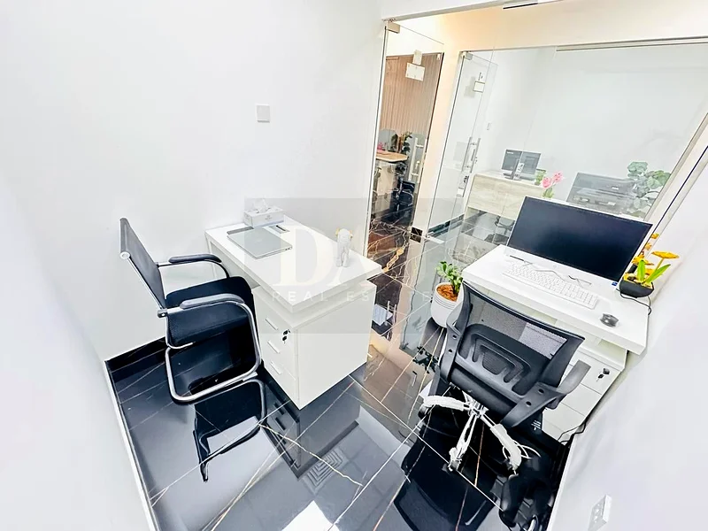 Amazing Office | Bank Account Assistance | Near to Metro Station64072117260035111