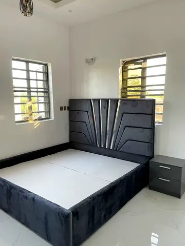 Customized New Stylish Modern Bed with Elegant Headboard Design