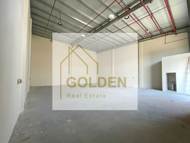 6,000 sq.ft. warehouse for rent in UAQ, 26 kW power, AED 210,000 yearly (final), 4 cheques + 10% deposit, refundable VAT.64060069332483114