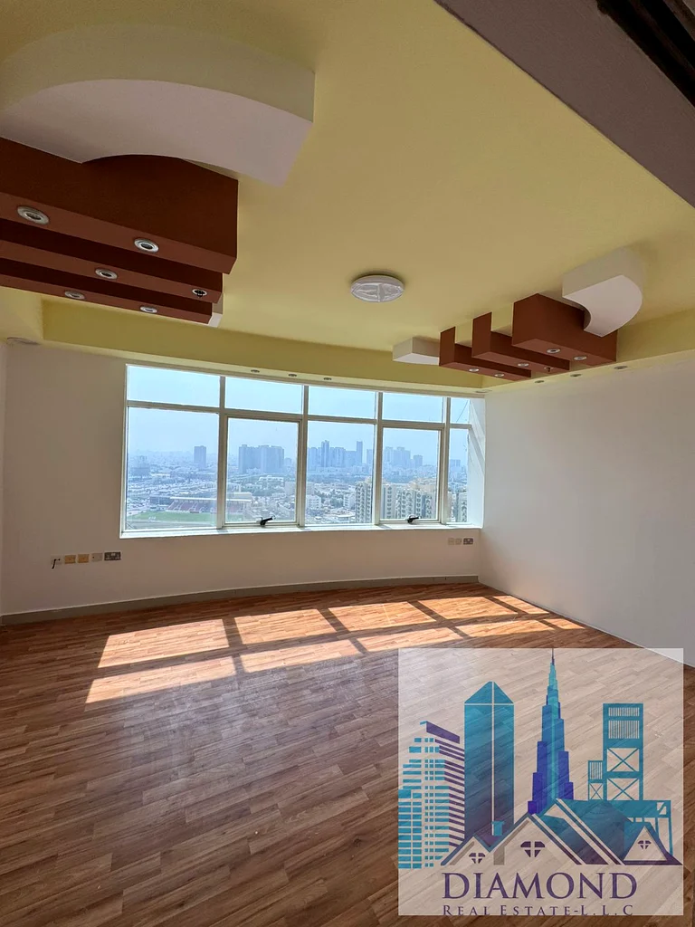 أكبر مكتب مفروش بالكامل للإيجار في برج هورايزون بأم القيوين وسط المدينة64073008045443110