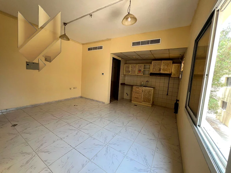 ستوديو للإيجار السنوي في المويلح القديمة 🏡 ✔ مطبخ شبه منفصل ✔ تشطيب جيد ✔ تخطيط واسع ✔ بيئة مناسبة للأشخاص أو الأزواج64196697169537114
