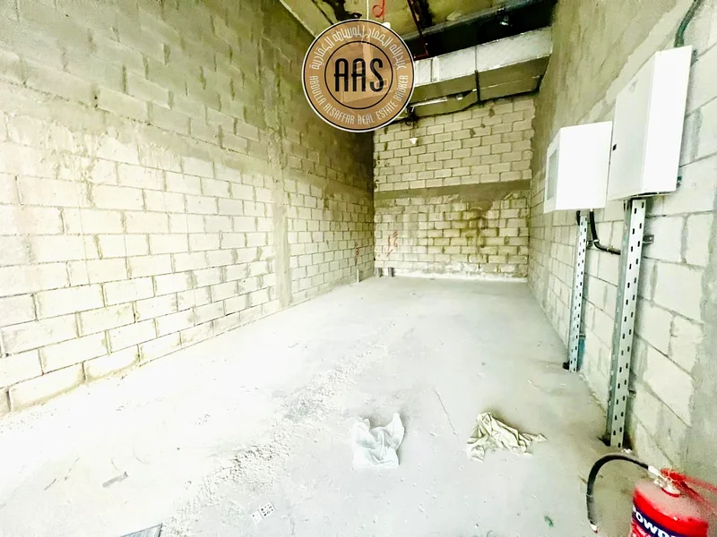 Spacious shop available for rent only in 145k64051253131779113