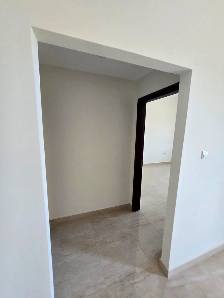 One room, a hall, a balcony, two bathrooms, and a kitchen, first tenant64223359442689114