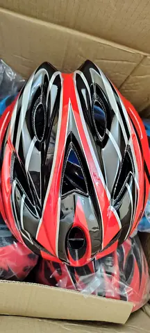 High-Performance Cycling Helmet - Safety Meets Style!
