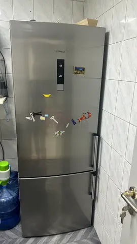 Siemens Refrigerator Freezer bottom