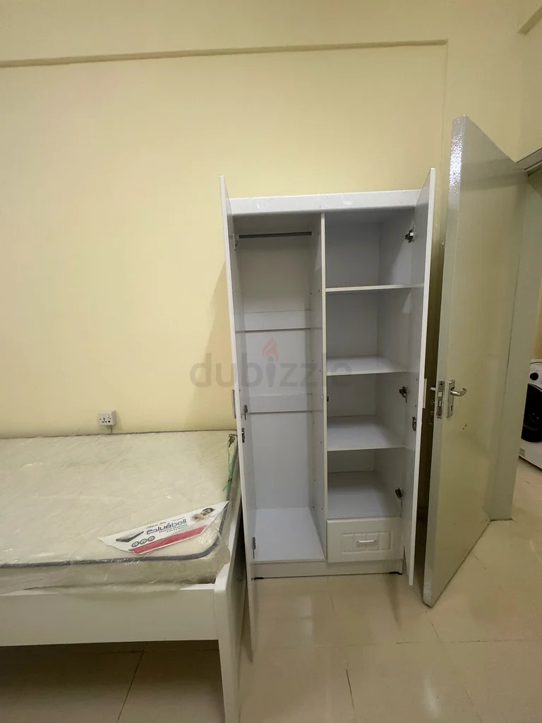 FOR INDIAN LADIES FURNISHED BED SPACE AVAILABLE – Near ADCB METRO Exit-1 – KARAMA64048914773633114