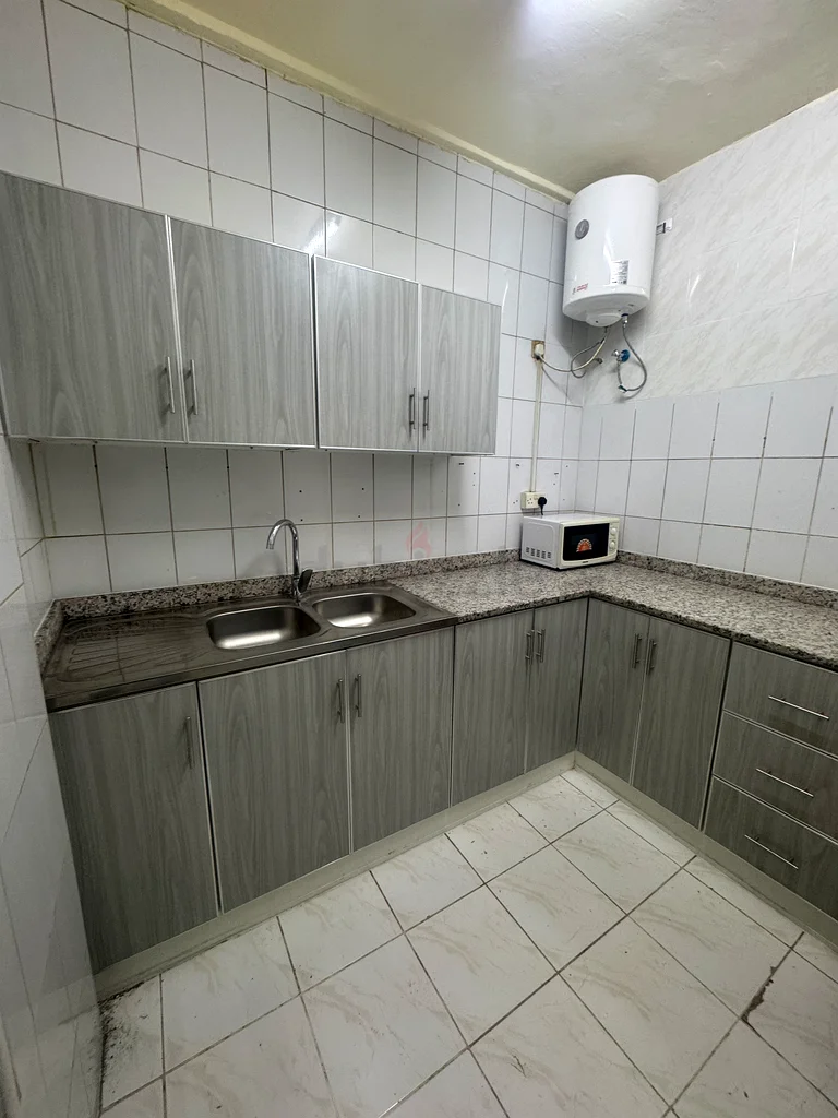 FOR INDIAN LADIES FURNISHED BED SPACE AVAILABLE – Near ADCB METRO Exit-1 – KARAMA64048914773633112