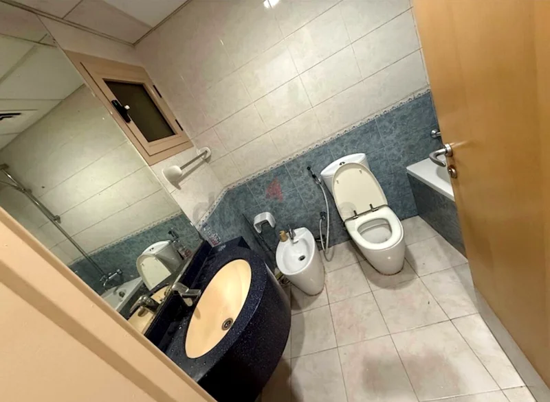 مشاركة! غرفة نوم رئيسية مع حمام مرفق للزوجين الباكستانيين المسلمين فقط64048300214401114
