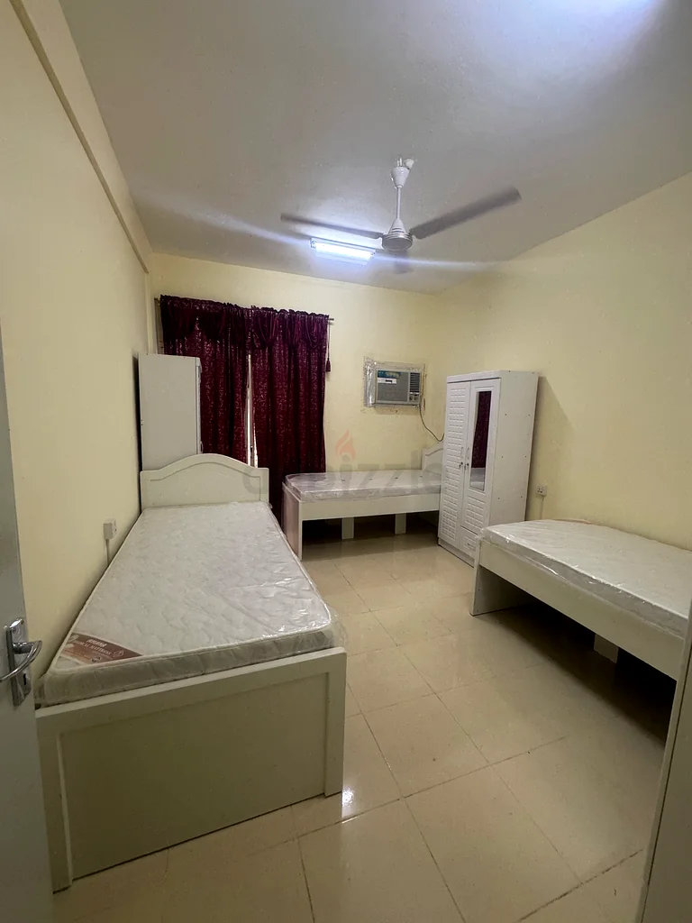 FOR INDIAN LADIES FURNISHED BED SPACE AVAILABLE – Near ADCB METRO Exit-1 – KARAMA64048914773633110