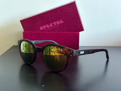 SPEKTRE Italian Sun glasses Gold