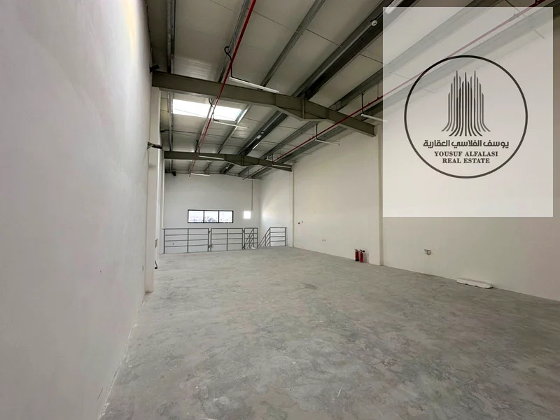 مستودع أول استخدام بمساحة 3500 قدم مربع للإيجار في الجرف 2 العجمان64074115060865113